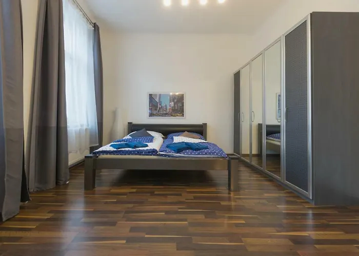 Spacious In Center With Terrace * וינה