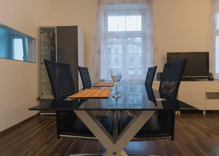 Spacious In Center With Terrace شقة