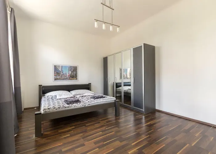 Spacious In Center With Terrace דירה *