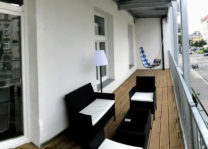 Spacious In Center With Terrace דירה *