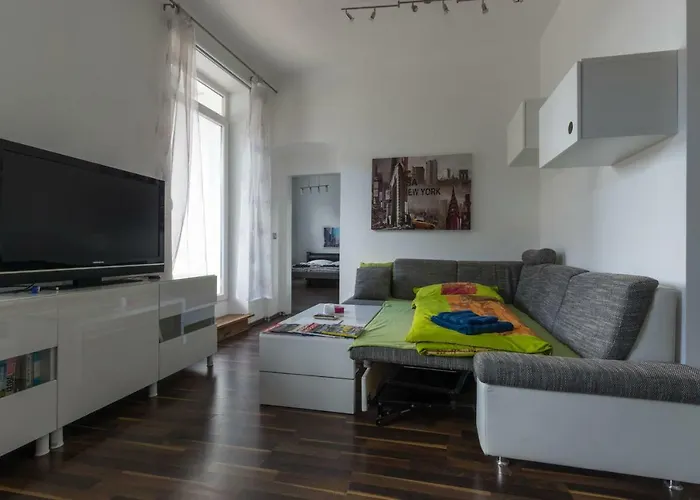 Spacious In Center With Terrace *